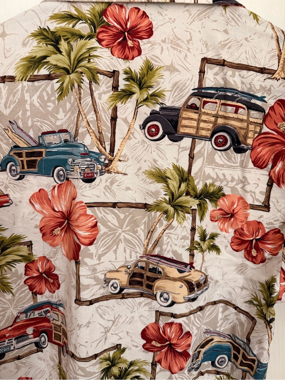 Vintage Islands Fine Burgers & Drinks
Hawaiian Aloha Shirt - Size XS. - Picture 7 of 16